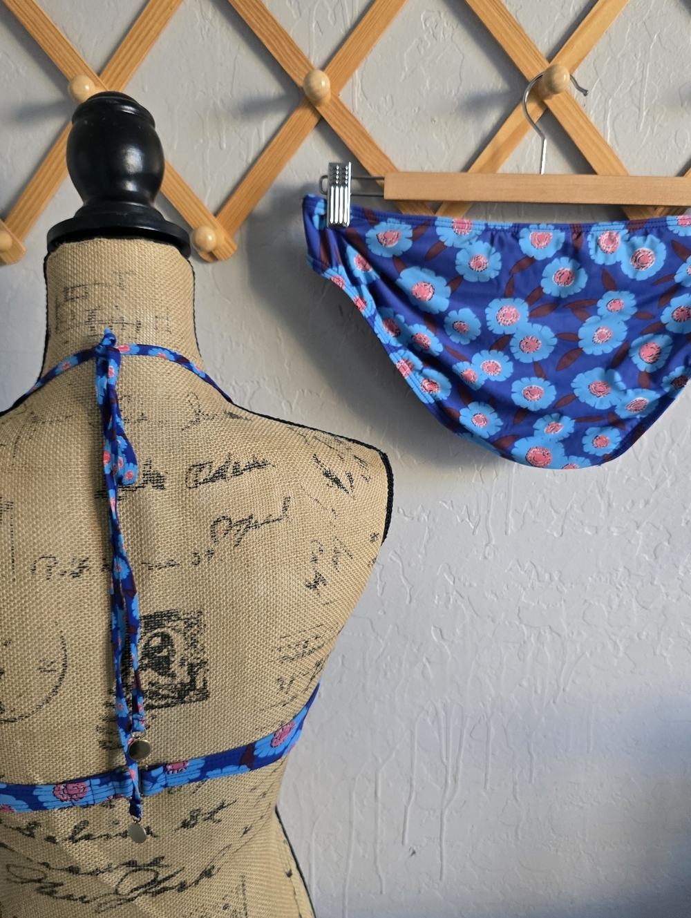 KATE SPADE Cobalt Blue Floral Bikini Set Sz M - Picture 5 of 6